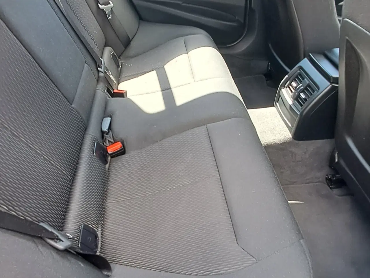 Billede 5 - Jeg har bil til salg , Bmw 320 første gang registr