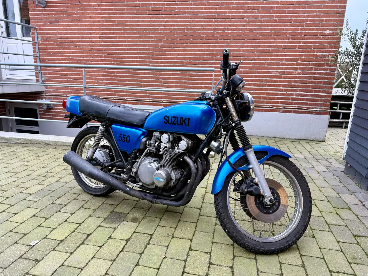 Billede 1 - Suzuki GS550 1977 – Klassisk 4-cylindret Ikon 🏍️