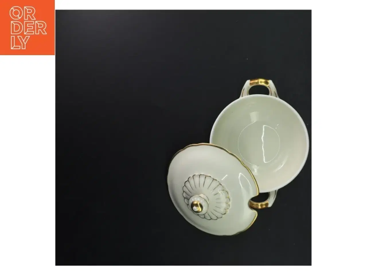 Billede 4 - Suppeterrin med låg fra KPM (str. 14 cm i diameter)