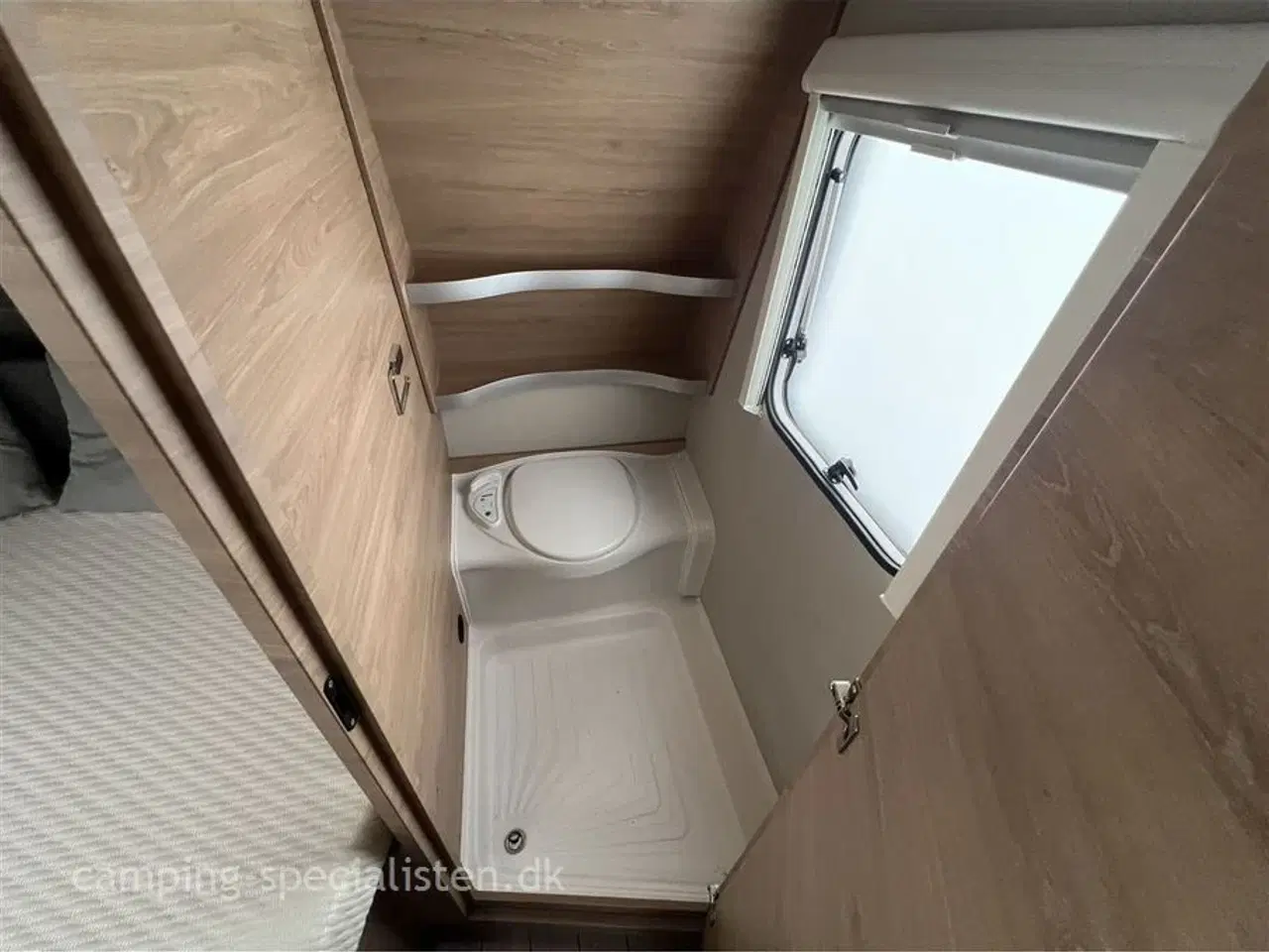 Billede 7 - 2022 - Knaus Südwind 500 FU "60 Years Celebration"   Knaus Südwind 500 FU 60 Years Celebration 2022 - Se den nu hos Camping-Specialisten.dk