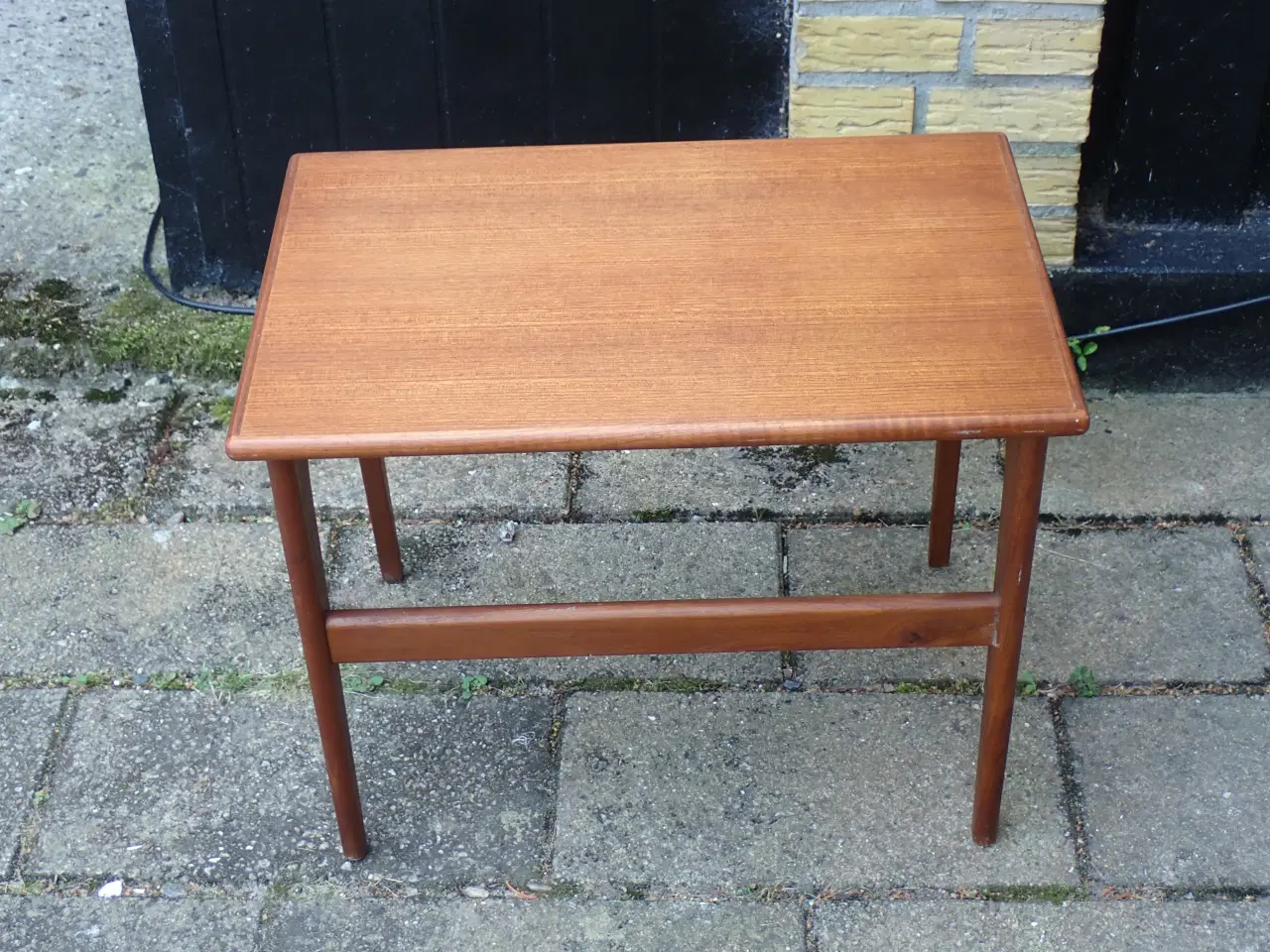Billede 2 - lille sidebord i teak