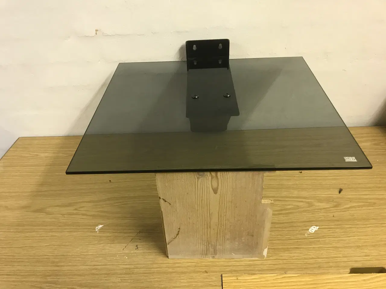 Billede 2 - Solid grammofonhylde med hærdet glasplade