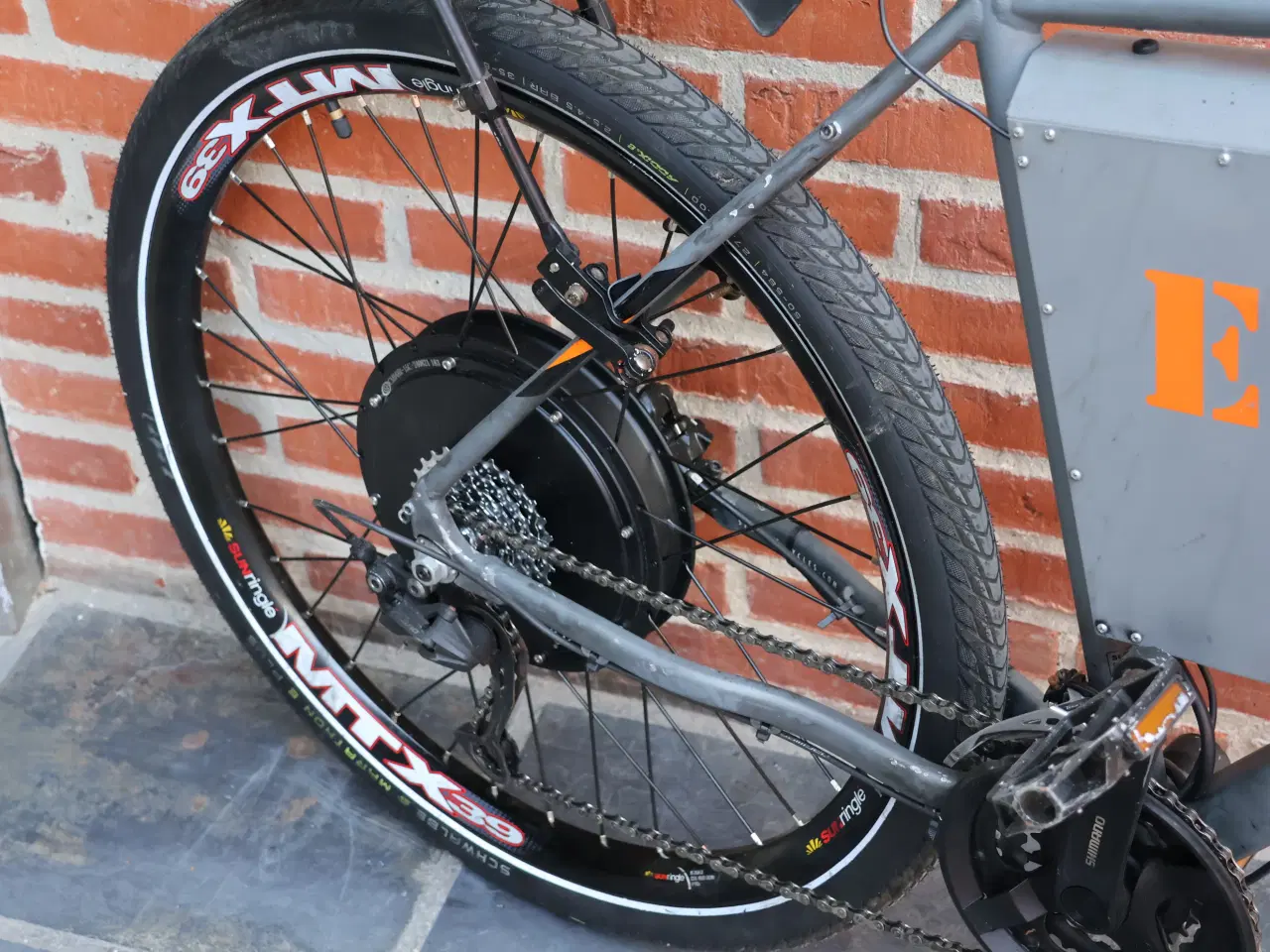 Billede 9 - El-mountainbike m/18 gear, skivebremser og lader