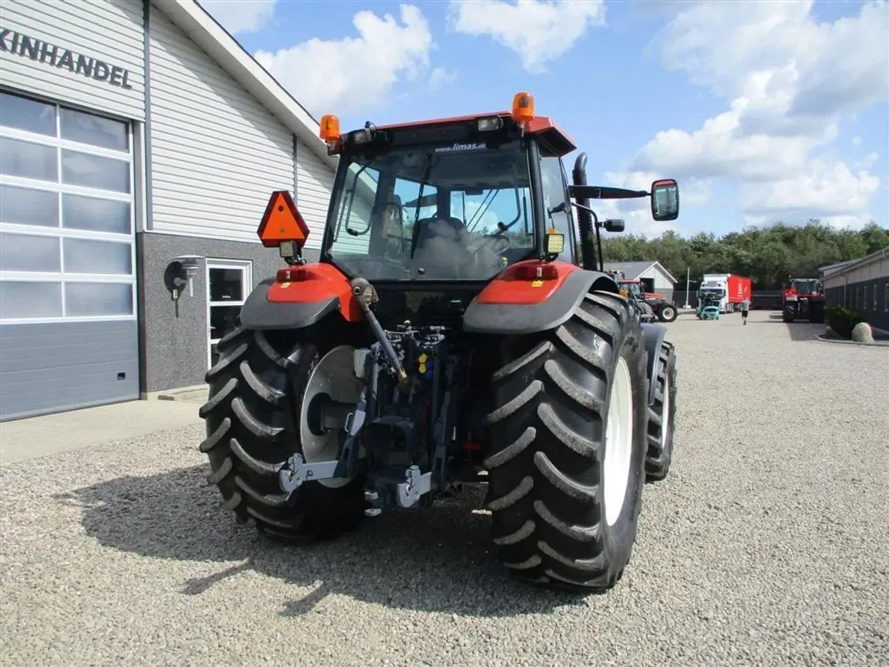 Billede 16 - New Holland M160 Velkørende og stærk traktor