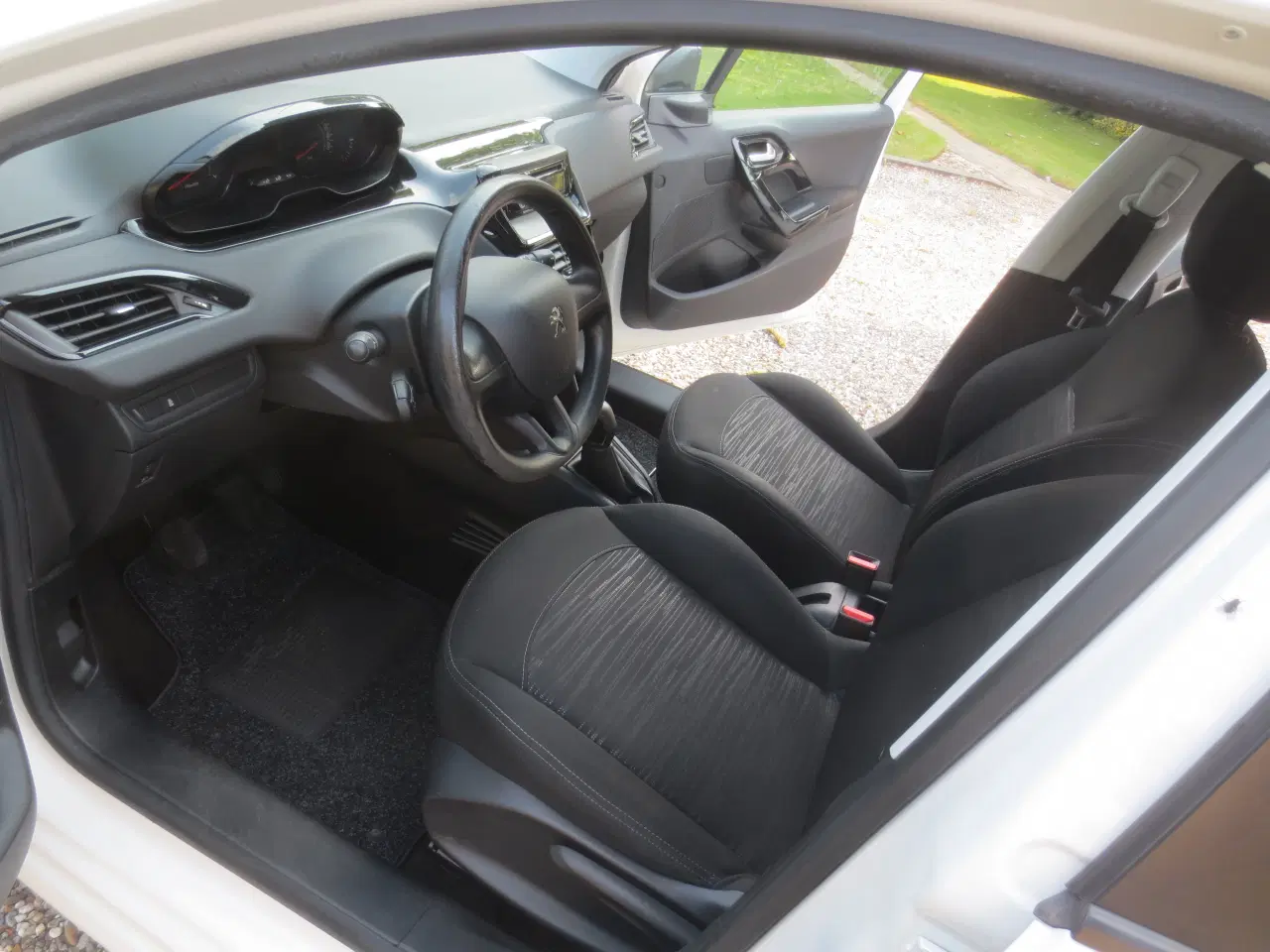 Billede 17 - Peugeot 208 1.0 VTi År 2014. Km 123. 