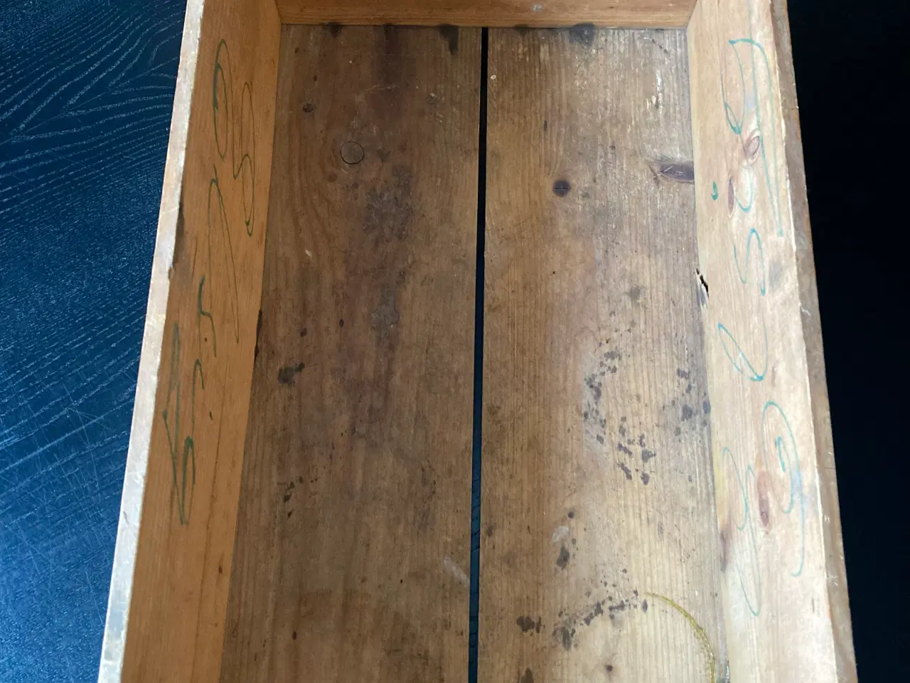 Billede 6 - Gammel trækasse med TIT og TITO skocreme tryk