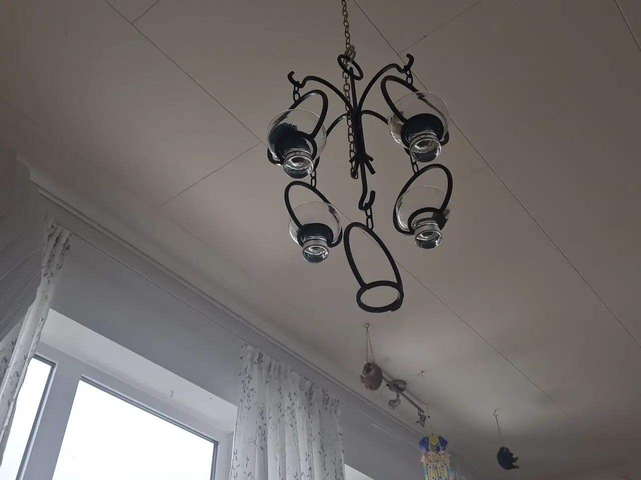 Billede 1 - Flot lyskæde. Med guldkæde