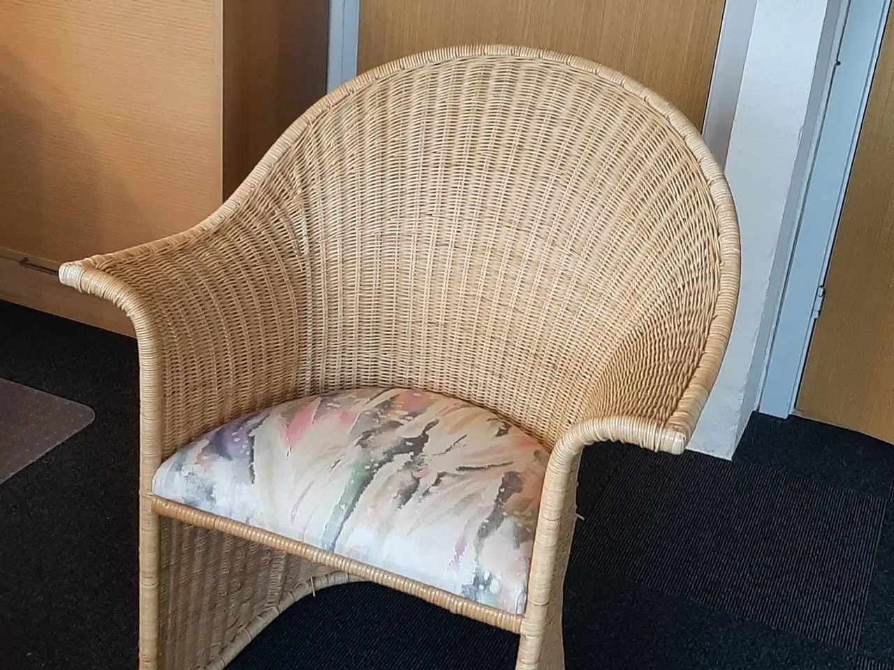 Billede 1 - Kurvestol i lyst flet