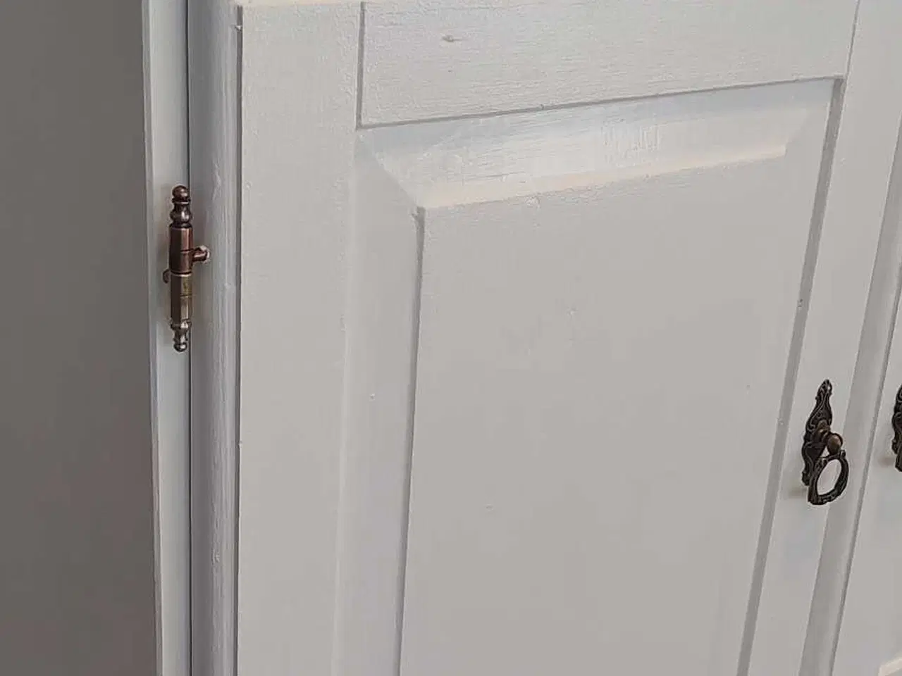 Billede 8 - Ny malet vitrineskab 