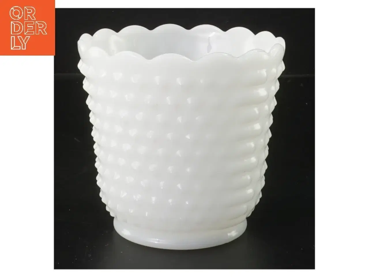 Billede 1 - Hvid glas urtepotte med mønster (str. Ø 12,5 cm længde 12 cm)