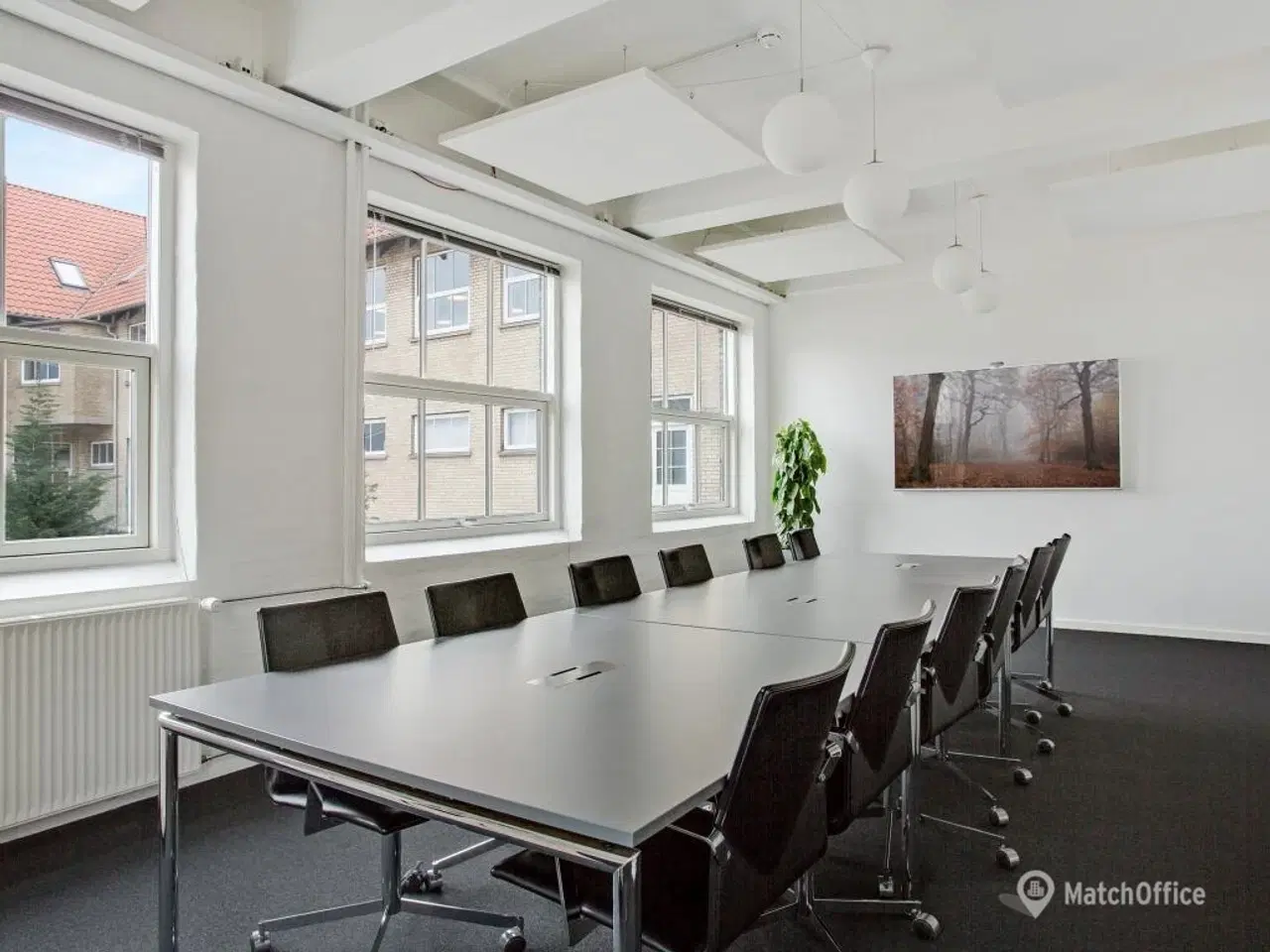 Billede 2 - Kontor i gammel fabrik - Totalrenoveret – 201 kvm - Parkeringsplads lige bag ejendommen.