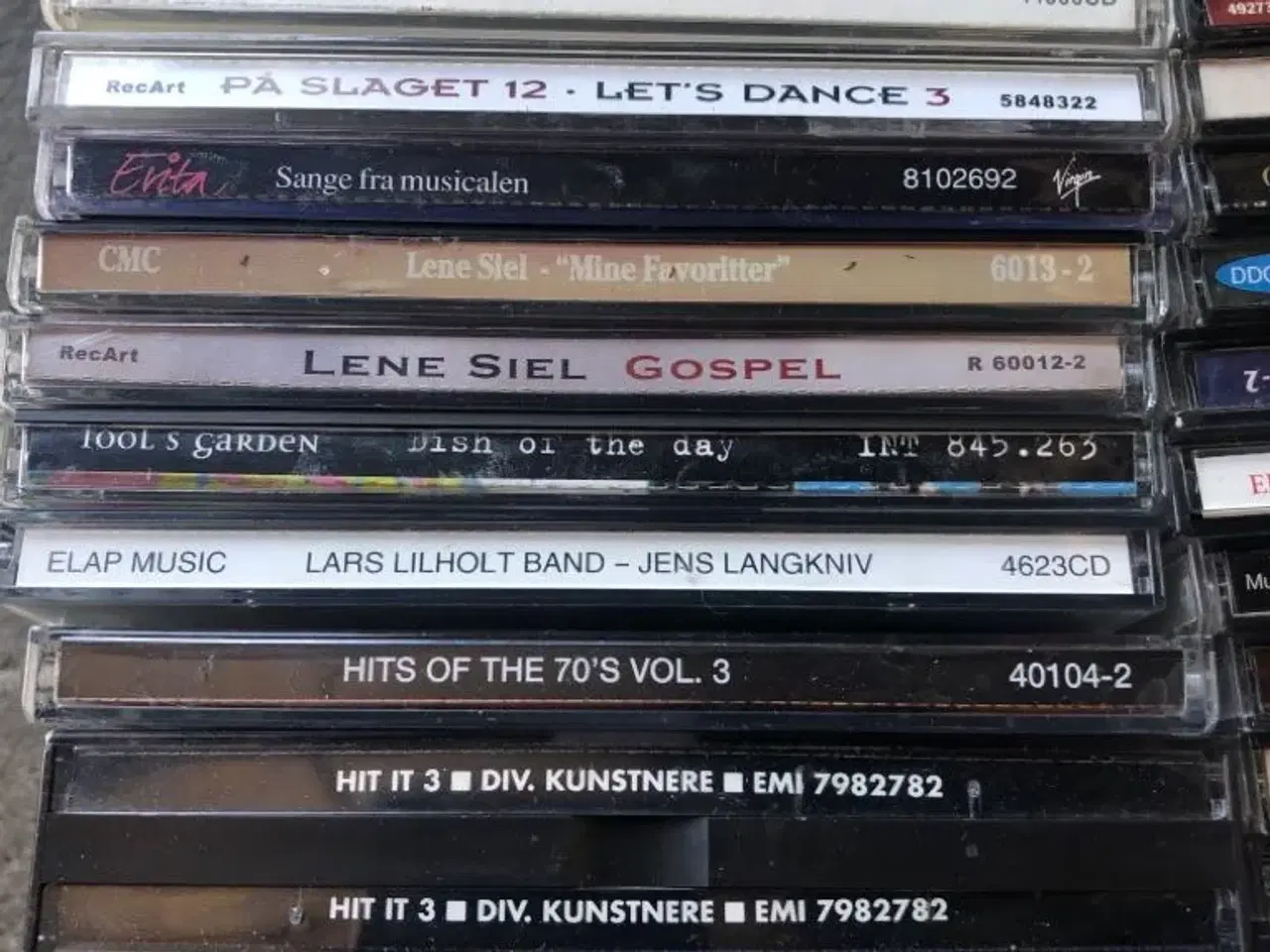 Billede 2 - Sæk med CDer, forskelligt musik