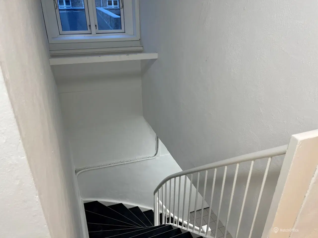 Billede 11 - Nyistandsat kontor- og lagerlejemål centralt i Vanløse