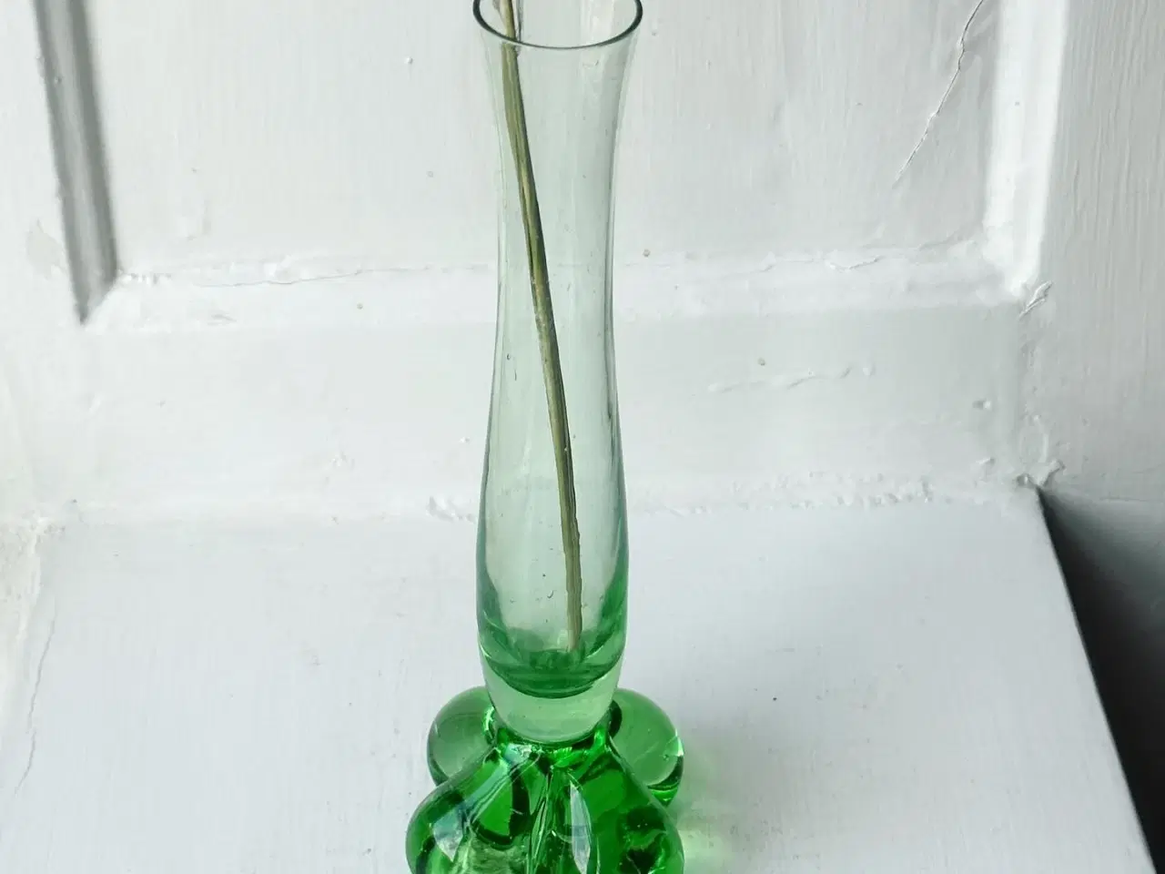 Billede 2 - Orkidevase, lysegrønt glas