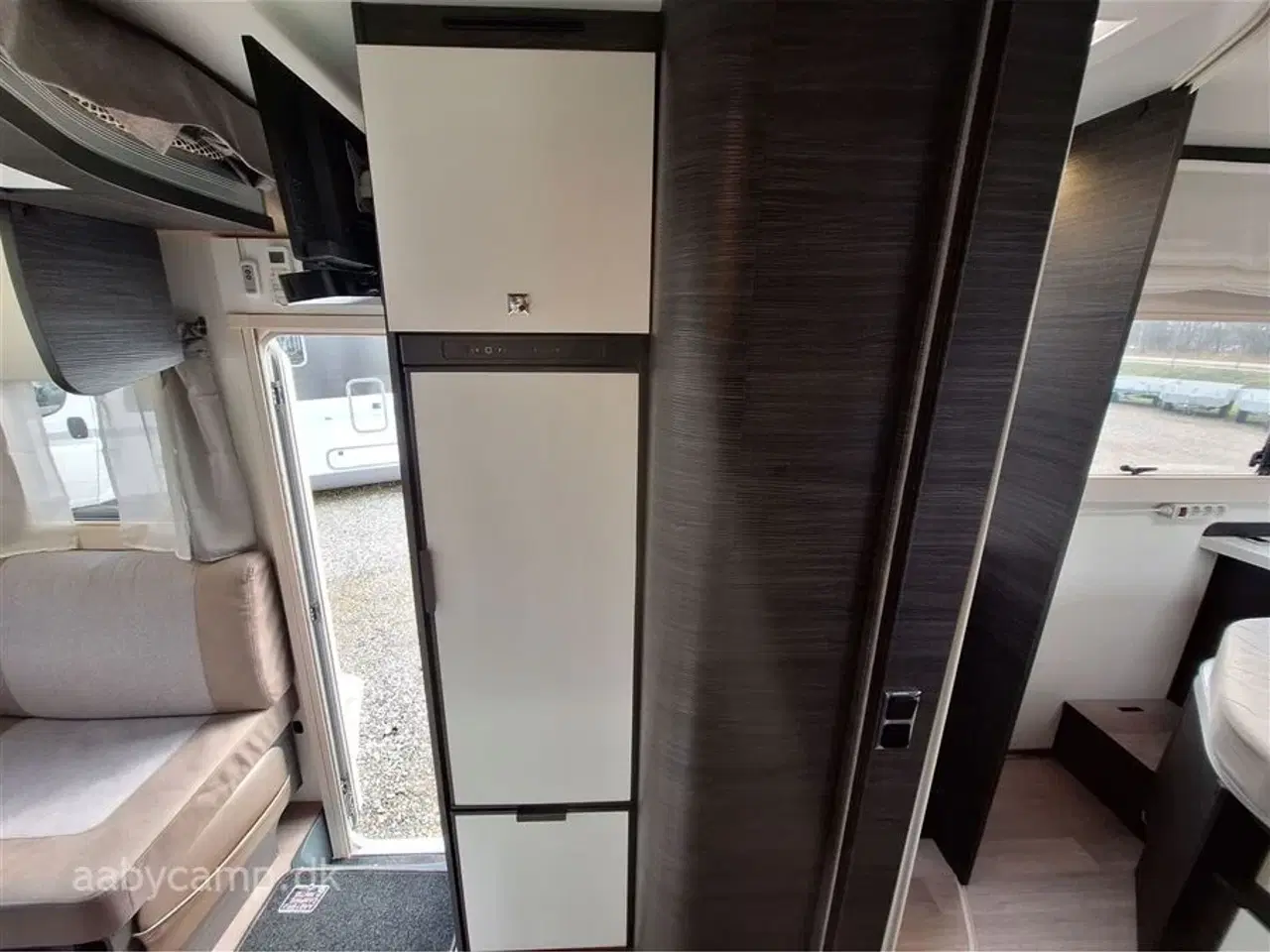 Billede 12 - 2020 - Benimar Mileo 296   QUEENSBED.SOLCELLER.INVERTER.A/C.STØTTEBEN.UDV. GASUDTAG.TV SAMT SOUNDBAR. UNDERVOGNSBEHANDLET. 5 SELEPLADSER