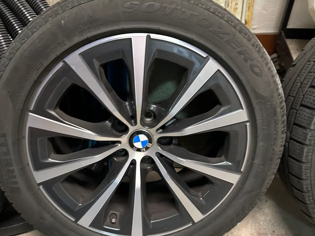 Billede 2 - BMW fælge med vinterdæk