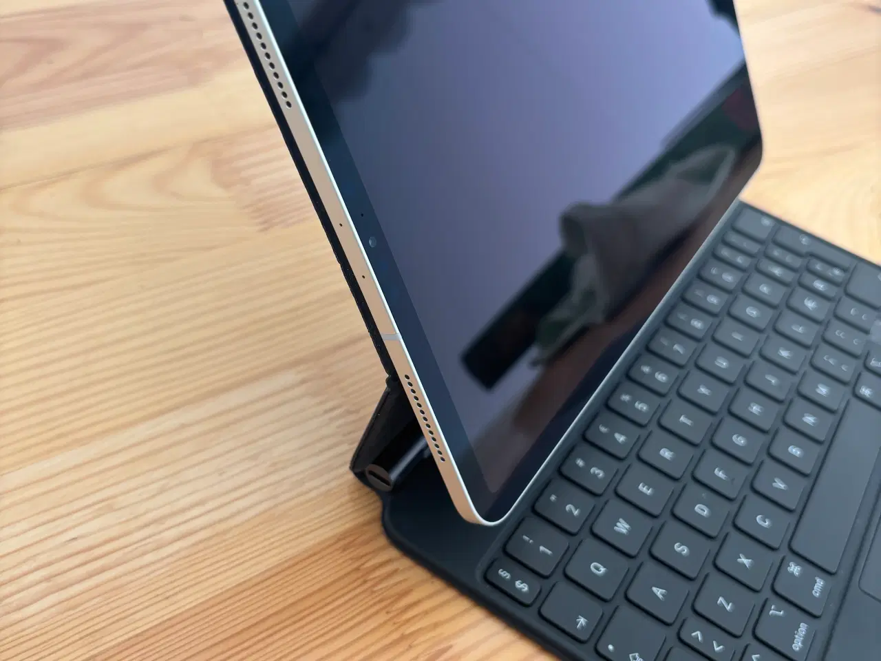 Billede 3 - iPad Pro 11", 256gb, SIM kort OG Magic keyboard
