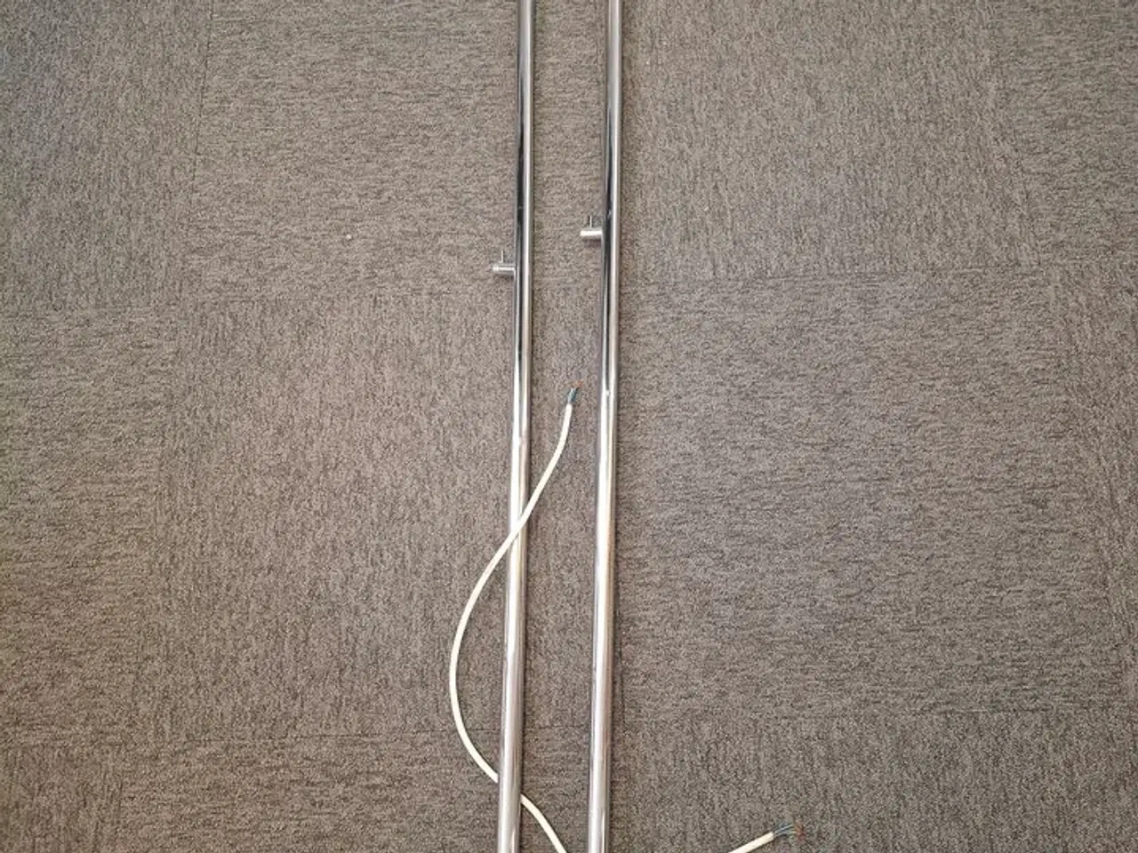 Billede 2 - 2stk krom håndklædetørre til el   STRØMBERG