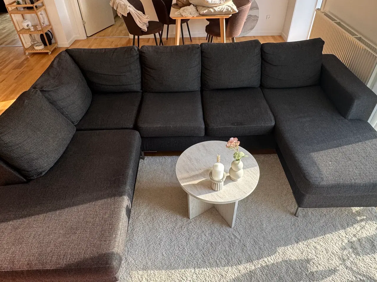 Billede 1 - Mørkegrå sofa sælges - skal afhentes hurtigt