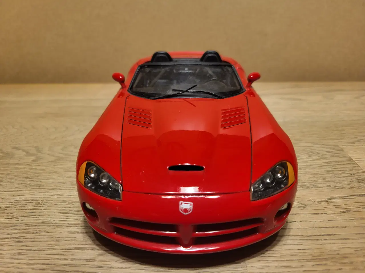 Billede 3 - Modelbil, Dodge Viper SRT-10, skala 1/18