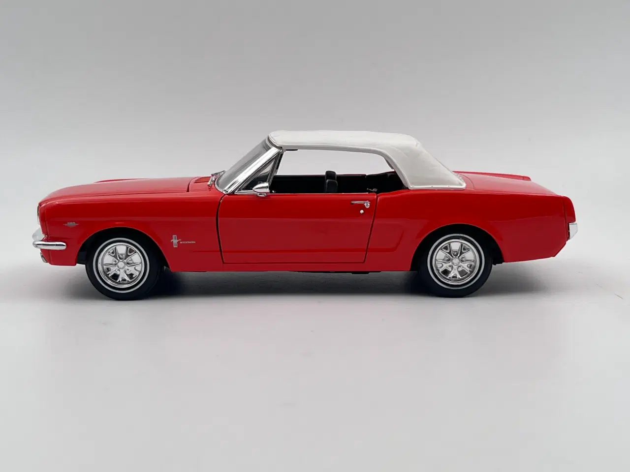 Billede 4 - 1965 Ford Mustang Convertible Soft Top 1:18