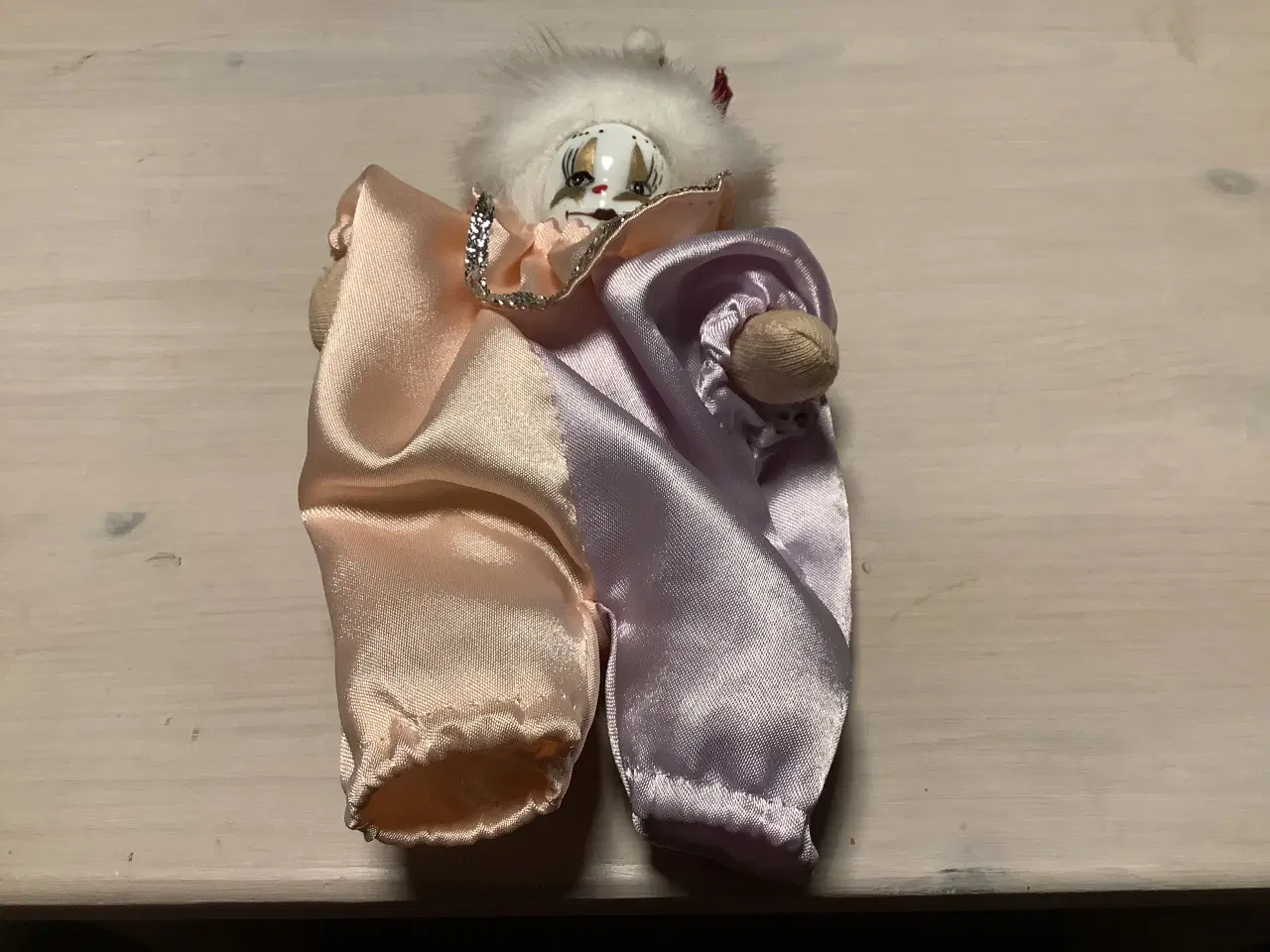 Billede 1 - Retro klovn i satintøj