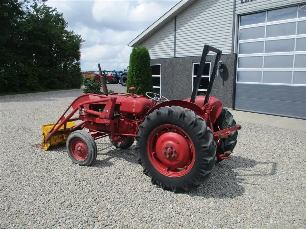 Billede 5 - Volvo 320 3cyl diesel traktor med frontlæsser på