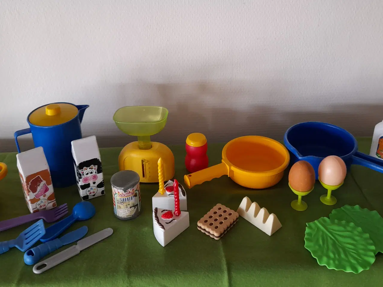 Billede 1 - Legemad, gryder, pander, køkkenvægt m.m