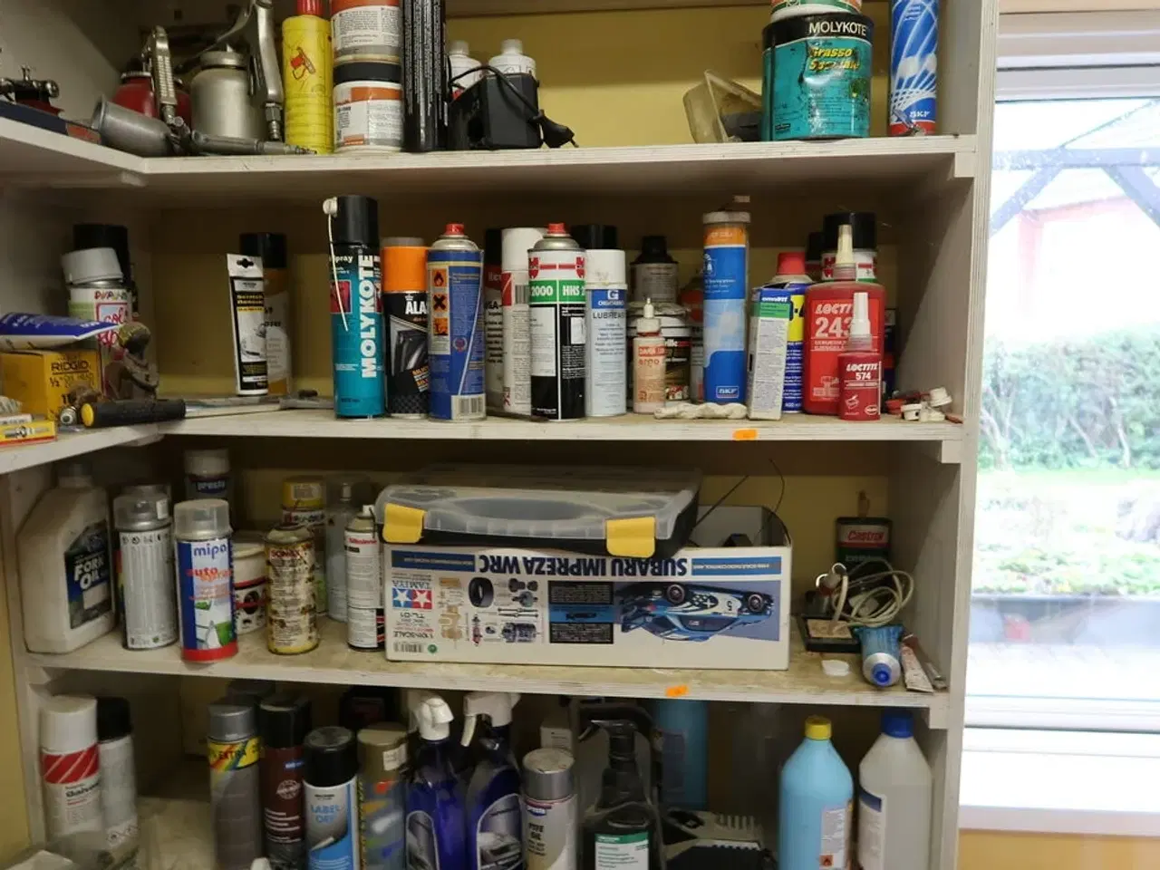 Billede 10 - Div. Plejemidler, skruer, møtrikker, racerbiler m.m.