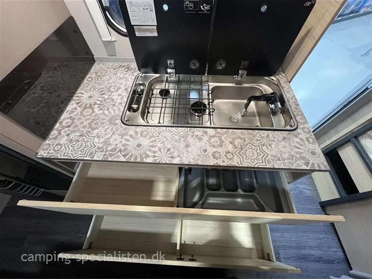 Billede 8 - 2025 - Weinsberg CaraCito 470 QDK   Weinsberg CaraCito 470 QDK model 2025 - kan ses nu hos Camping-Specialisten.dk