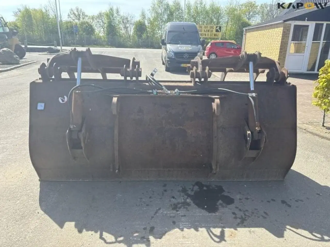 Billede 6 - - - - Overfalds skovl med Volvo beslag