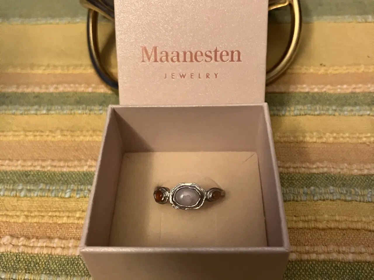 Billede 1 - Maanesten sølvring m/ 3 sten