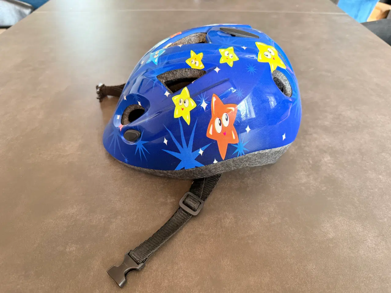 Billede 2 - CSI børnecykelhjelm m. stjerner – Str. S-47-53 cm