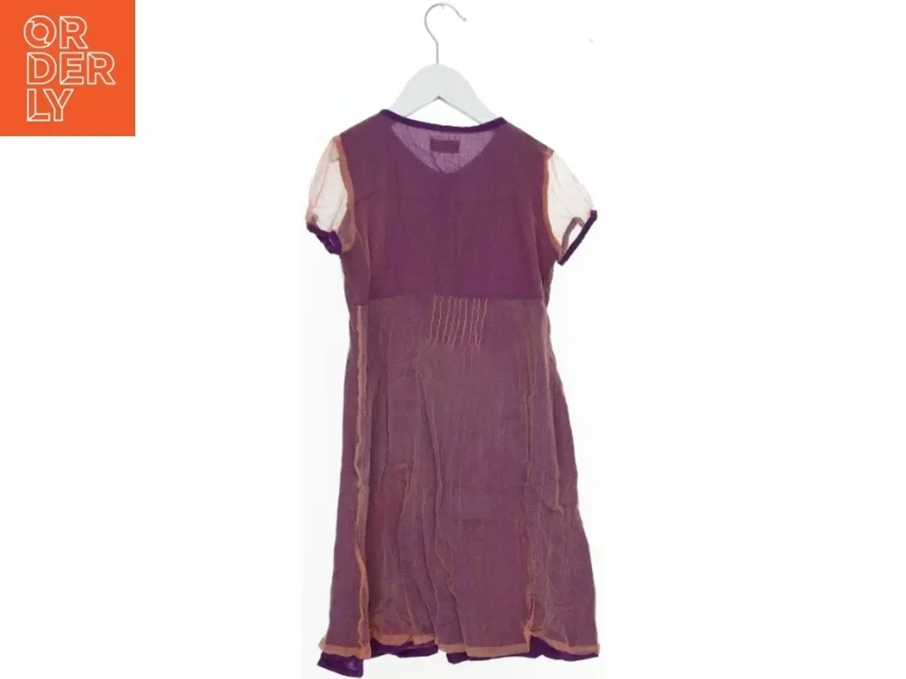 Billede 2 - Pigekjole i lilla med knapper fra Noa Noa (str. 128)