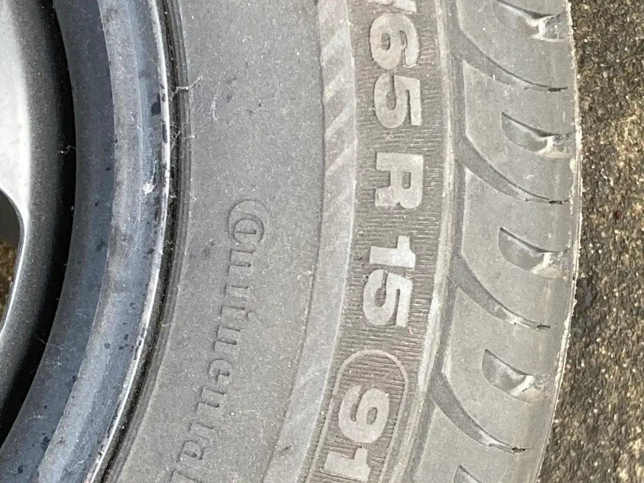 Billede 5 - Vinterdæk + reservehjul Skoda Oktavia + 2 stativer