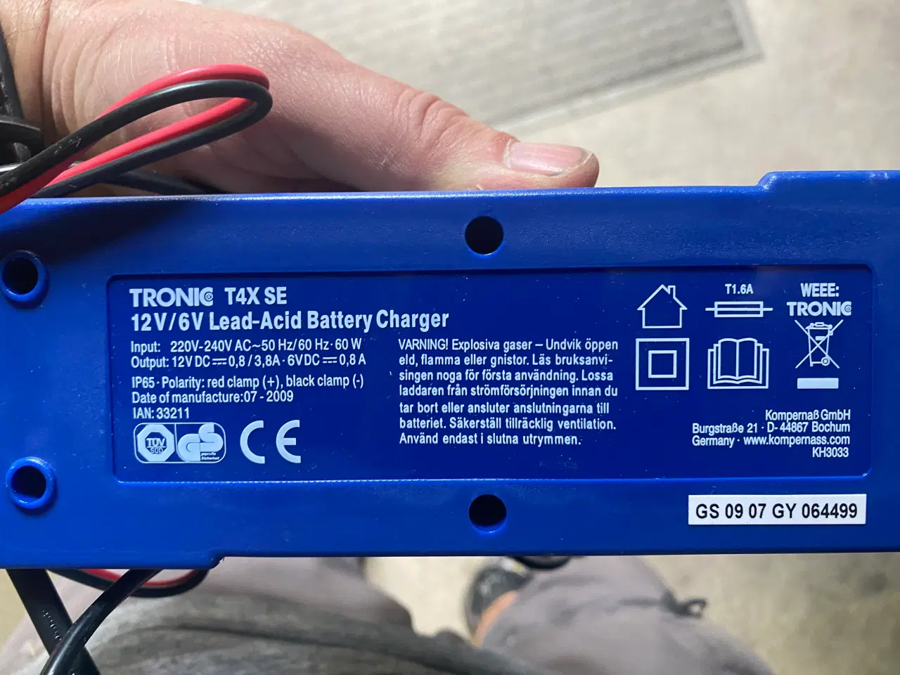 Billede 2 - HELT NY 6 & 12 volts lader