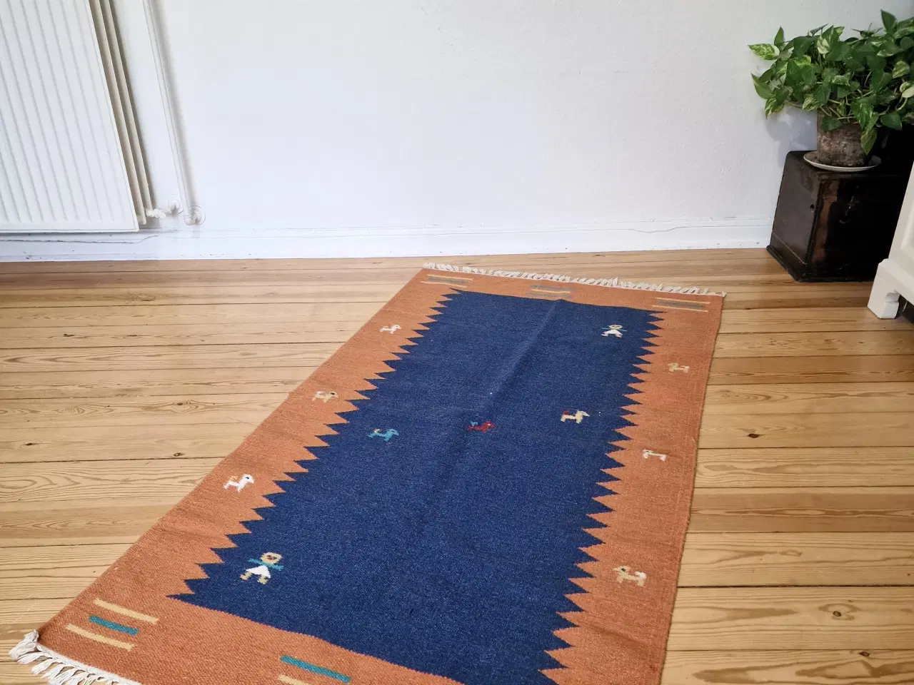 Billede 6 - Orange og blå kelim tæppe.