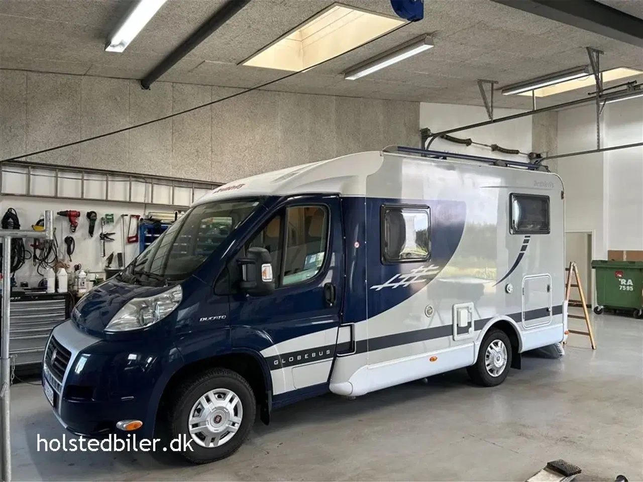 Billede 2 - 2009 - Dethleffs Globebus T001   Velholdt med dobbeltseng.