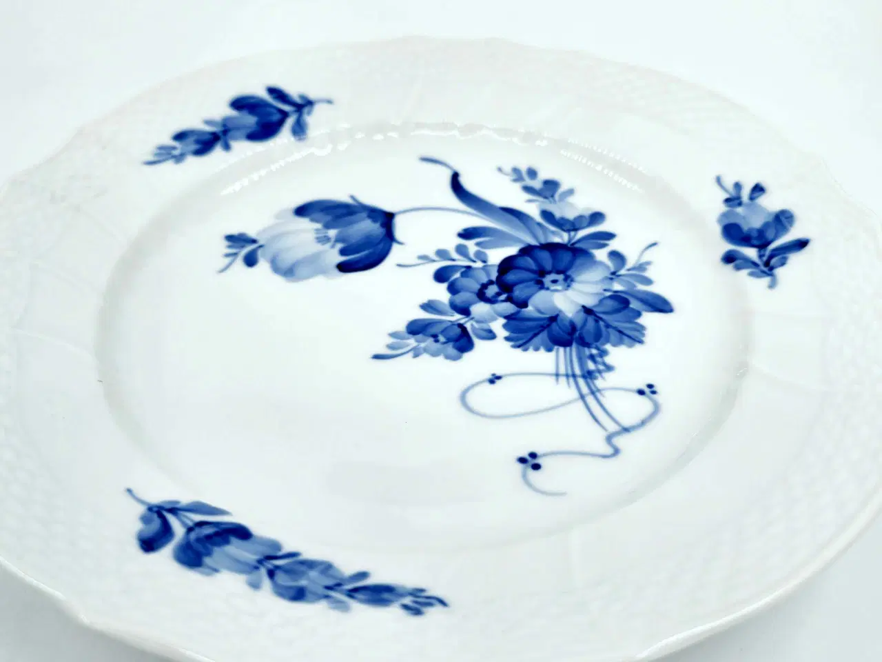 Billede 9 - Blå Blomst Svejfet Frokosttallerken 