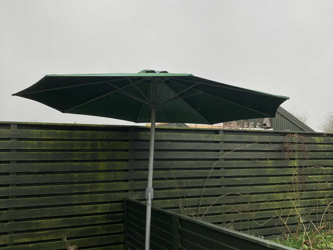 Billede 2 - Parasol + parasolfod (senest søndag d. 19.04.26)