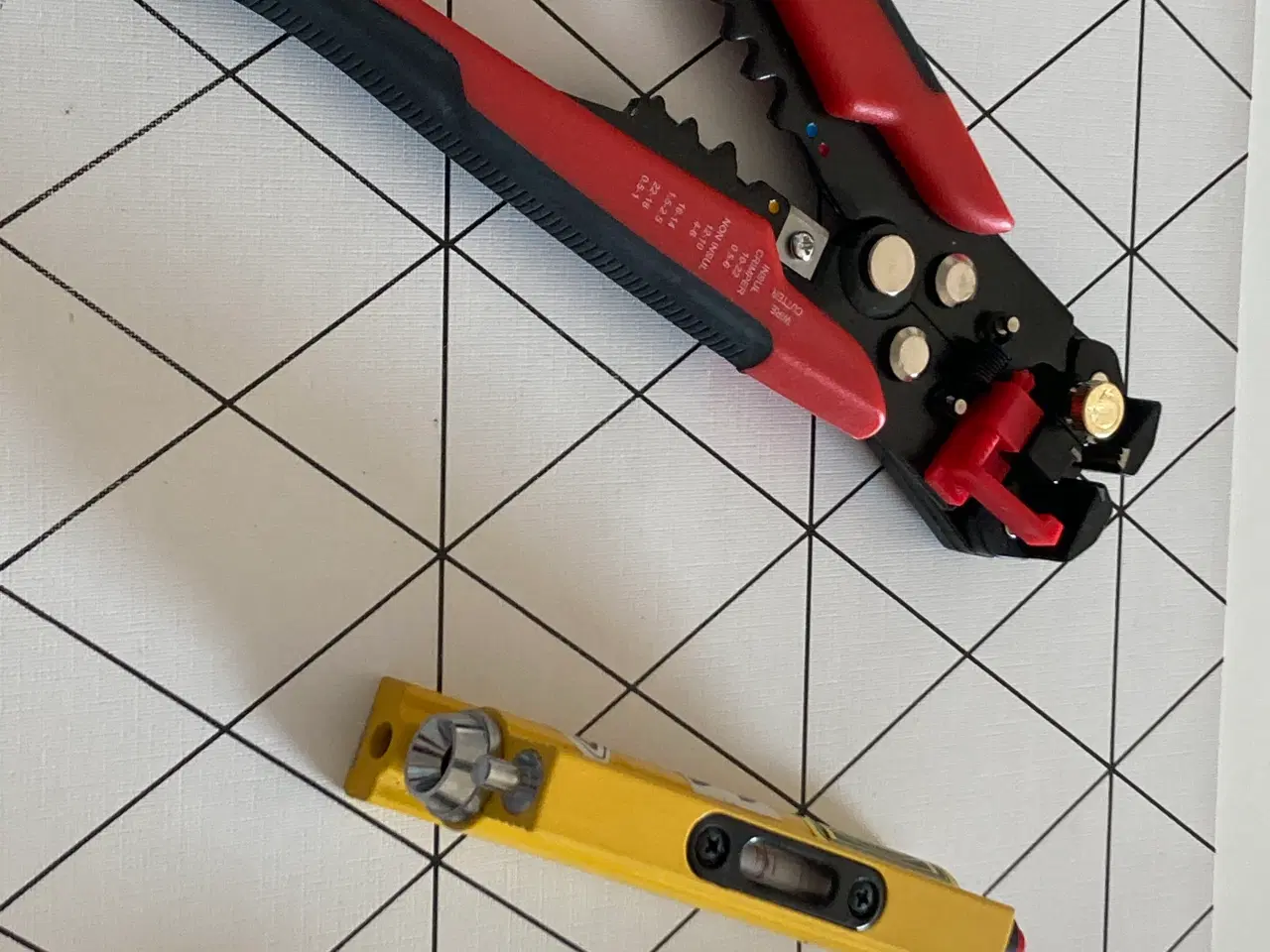 Billede 2 - Vaterpas med laserlys + ledning klipper 