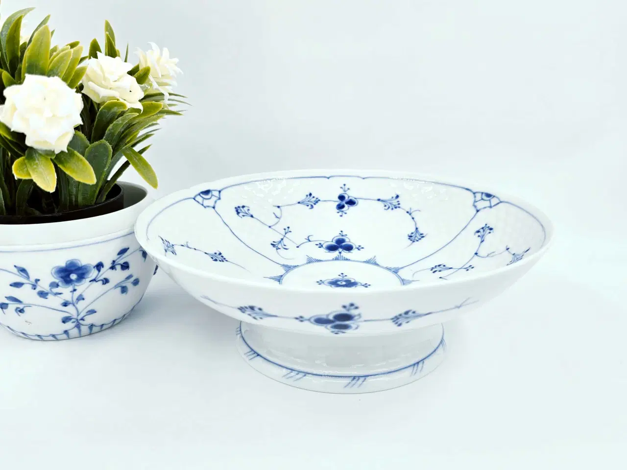Billede 1 - Musselmalet Skål På Lav Fod Blåmalet Porcelæn 