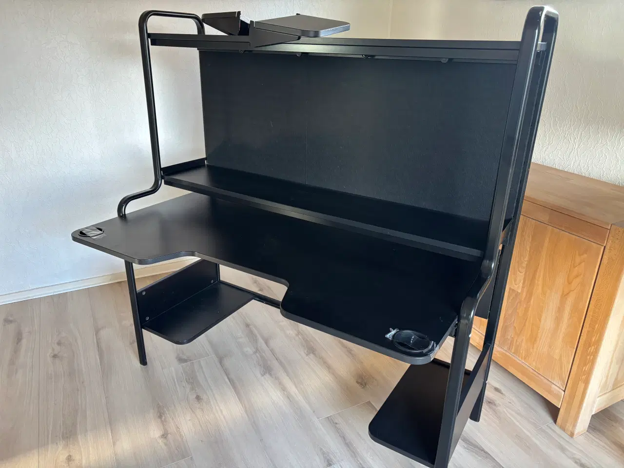 Billede 2 - FREDDE skrivebord fra Ikea