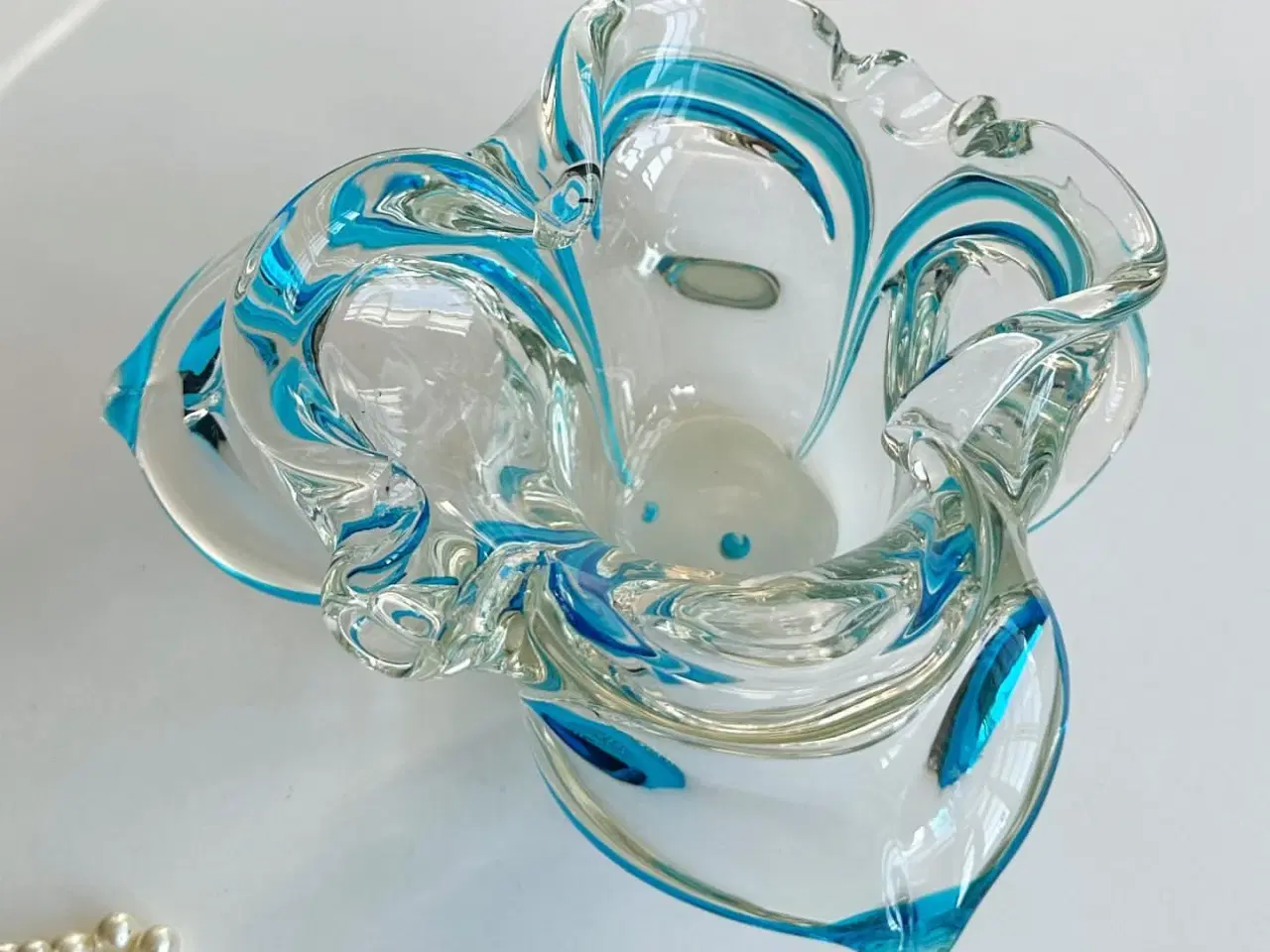 Billede 3 - Tjekkoslovakisk glasskål m blå stribe, NB