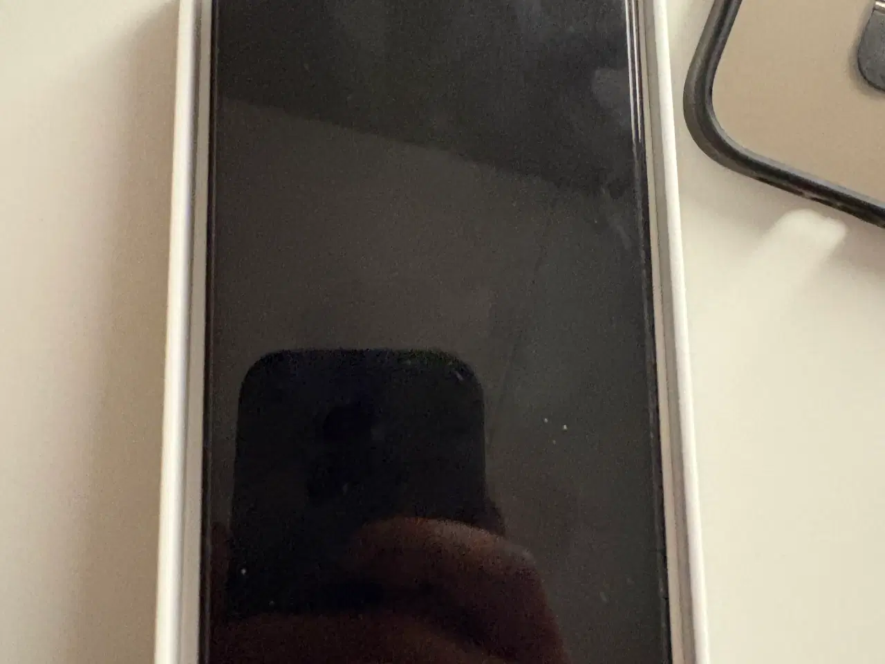 Billede 2 - Meget velholdt iPhone 16 pro 128GB