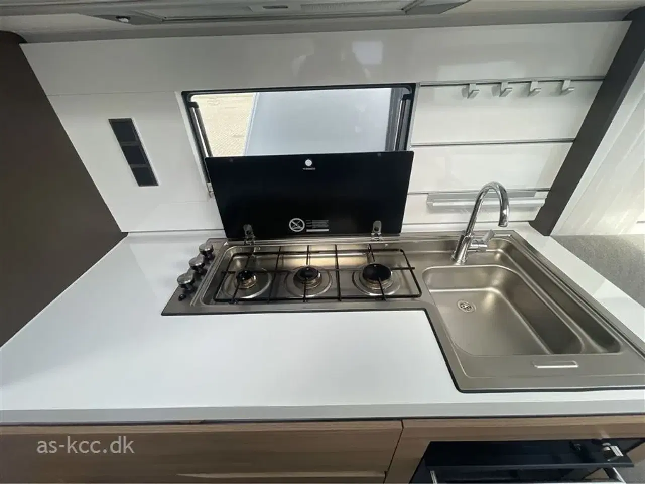 Billede 7 - 2019 - Adria Alpina 613 UT   Adria Alpina 613 UT Alde Centralvarme og enkelte senge