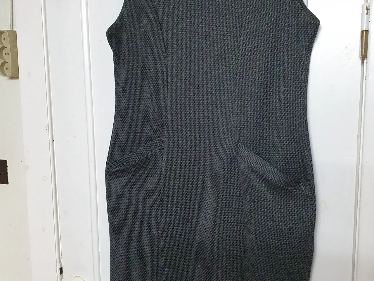 Billede 2 - Grå kjole  