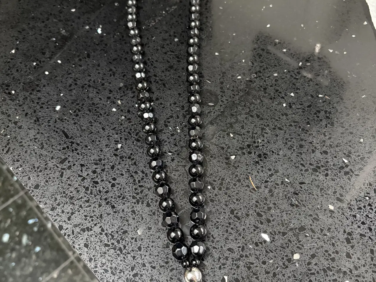 Billede 1 - Lang halskæde fra Dyrberg Kern. 