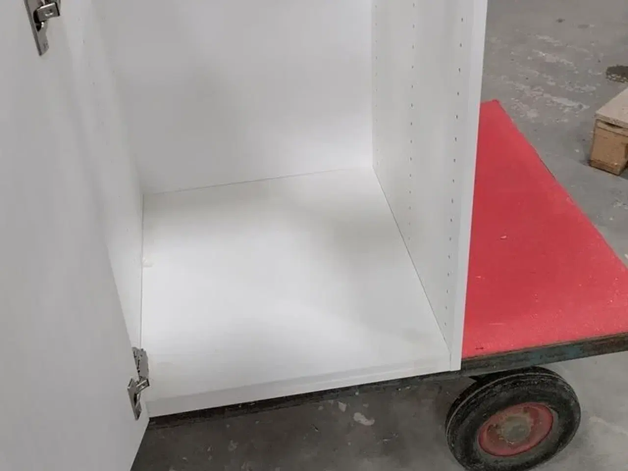 Billede 9 - 4 stk. usamlet underskabe H: 70,4 x B: 50 x D: 60,0 med låge og 4 hylder