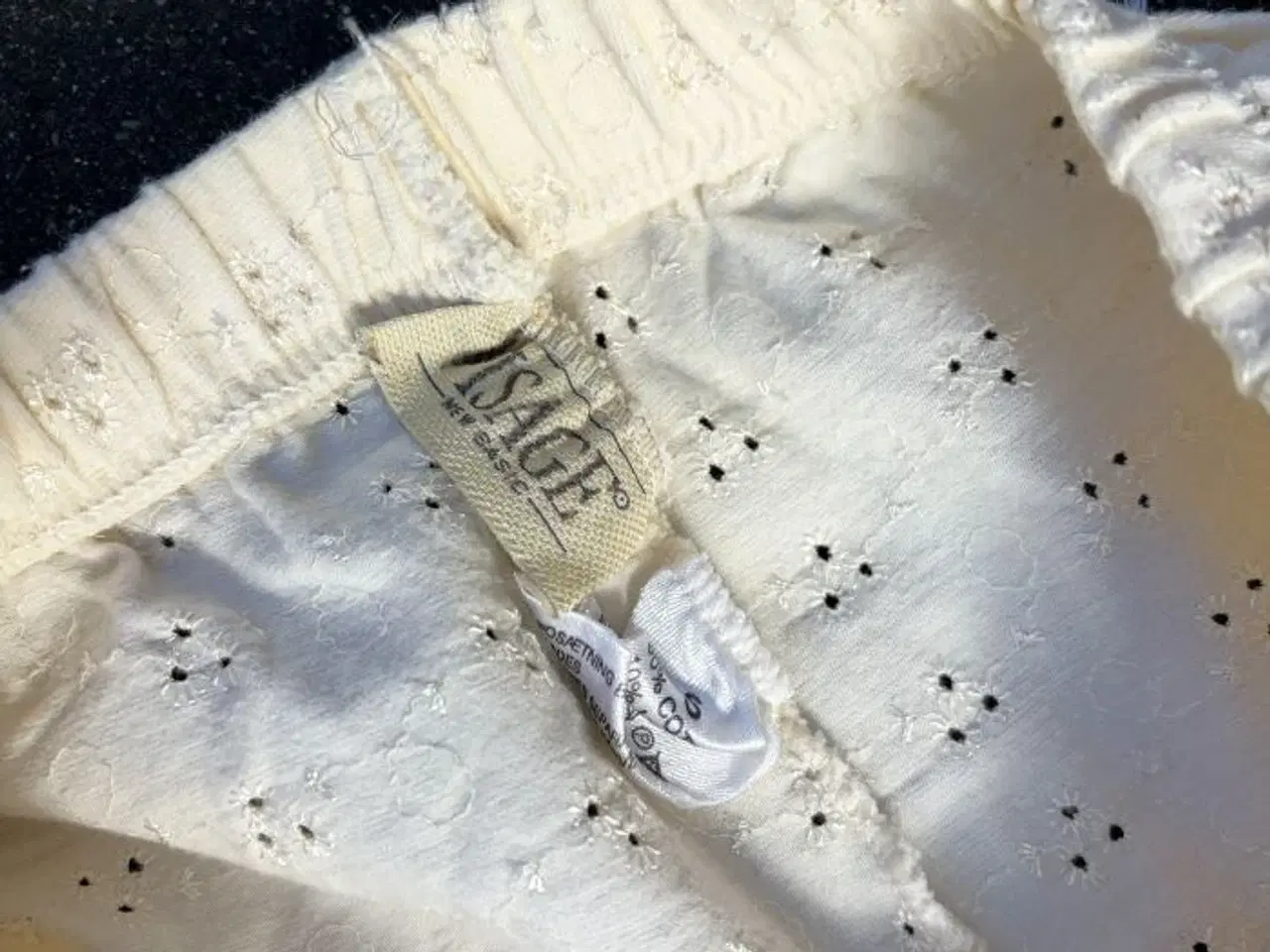 Billede 4 - Feminine broderie anglaise-leggins